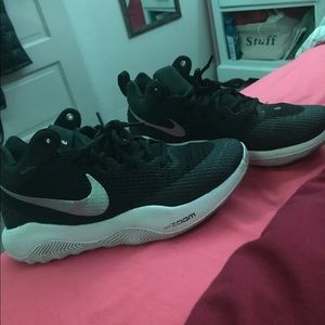 ZOOM NIKE SHOES